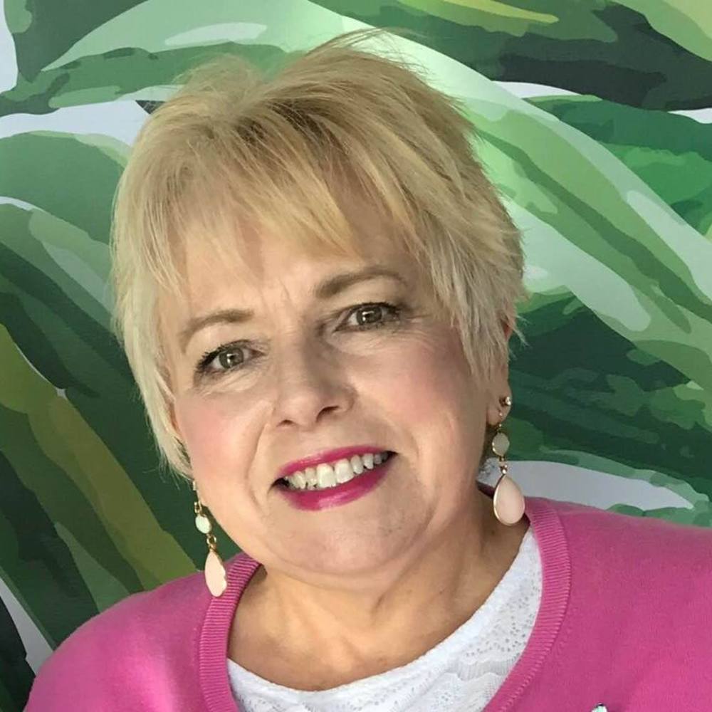 Meet your Posher, Lenora